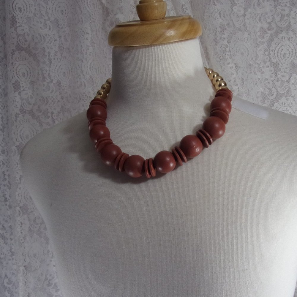 Peck & Peck Wood Necklace Gold Beads NWOT